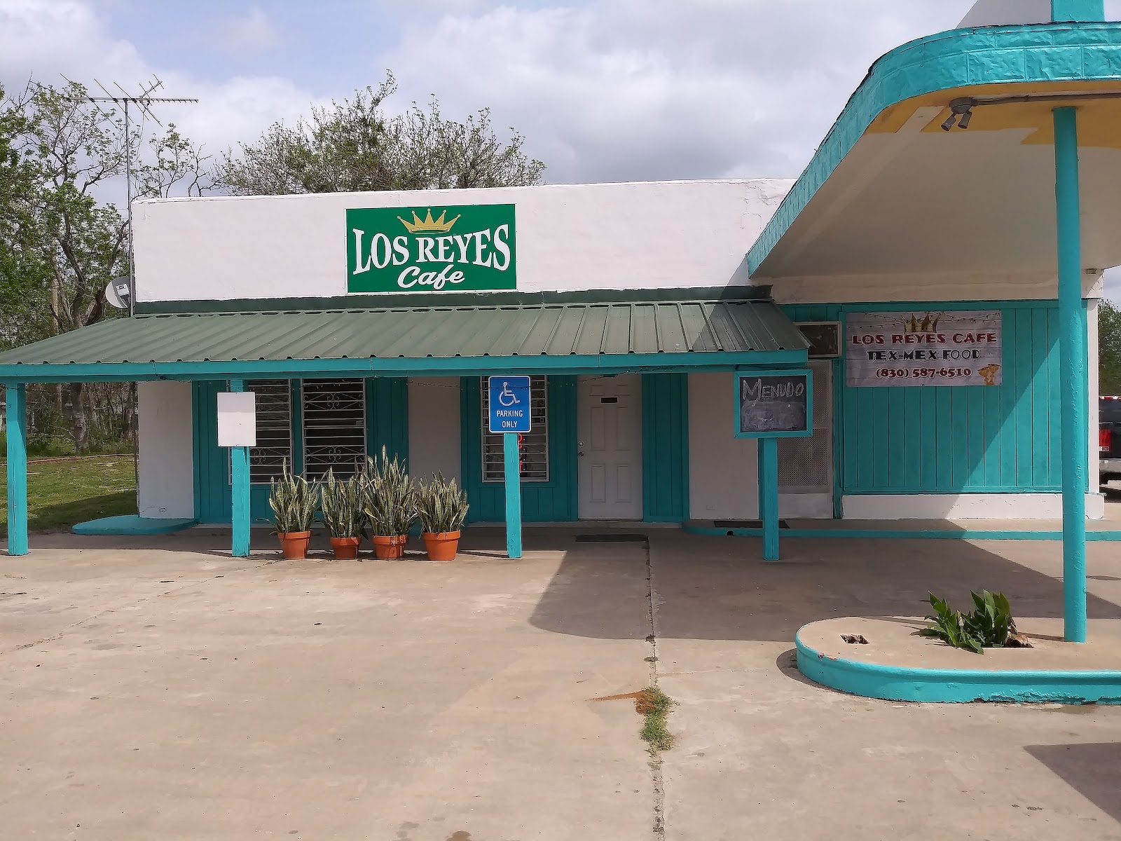 Los Reyes Cafe dish